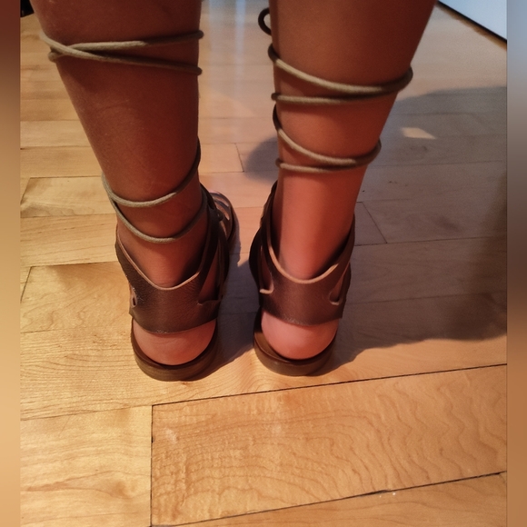 Kammi laced up leather sandals made in Italy - Picture 4 of 10